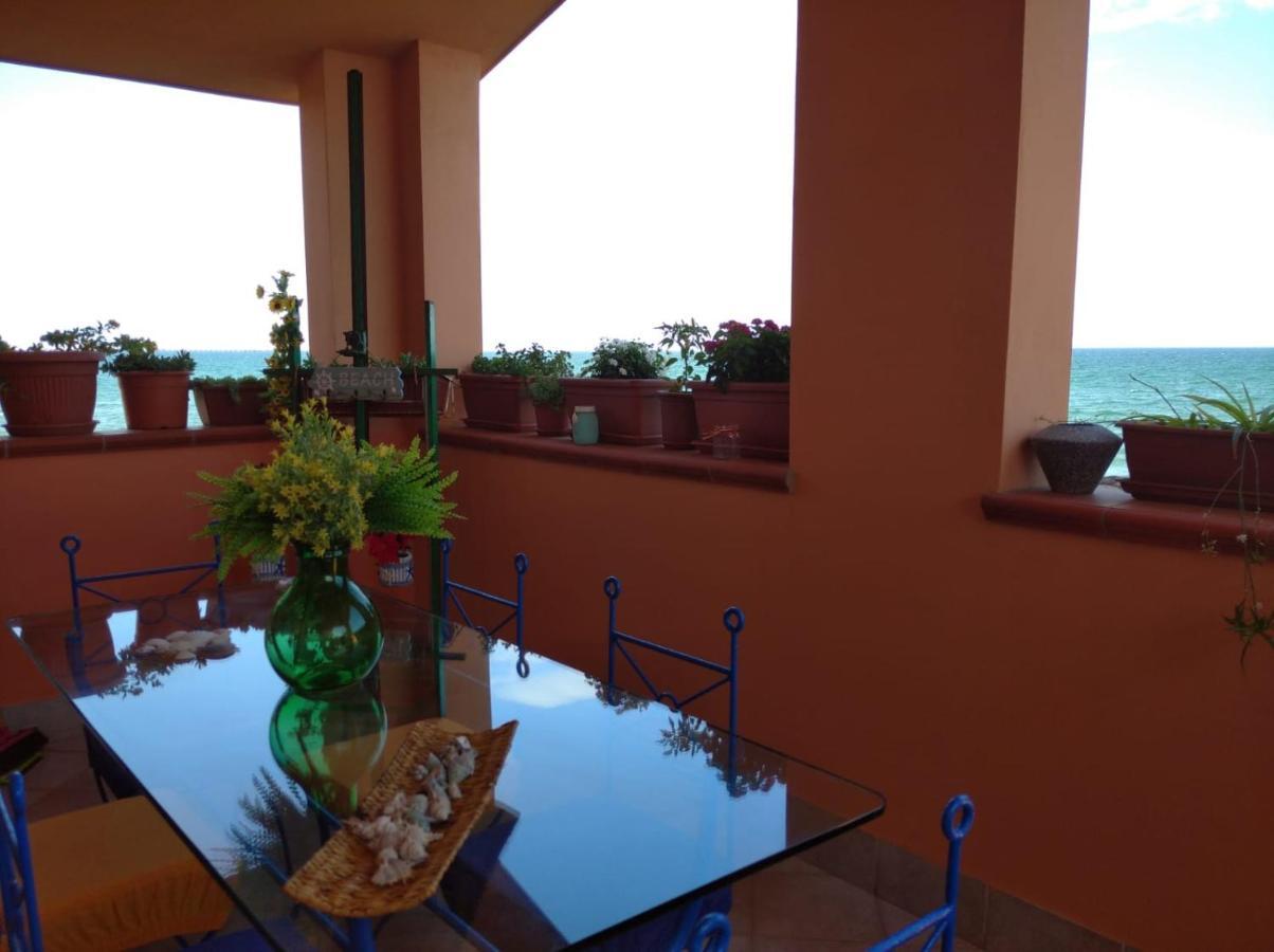 Вилла Casa Bon' Aria Fronte Mare Sud Sardegna La Maddalena  Экстерьер фото