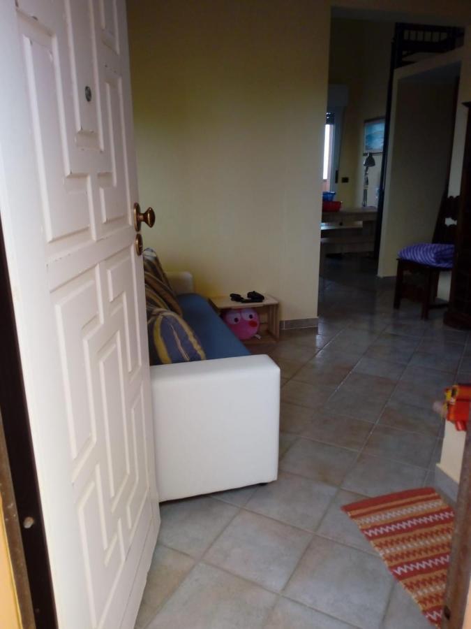 Вилла Casa Bon' Aria Fronte Mare Sud Sardegna La Maddalena  Экстерьер фото